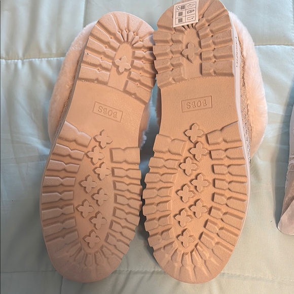 Skechers Cream Cozy Knit Slippers with rhinestone sparkles on top. - Picture 2 of 7